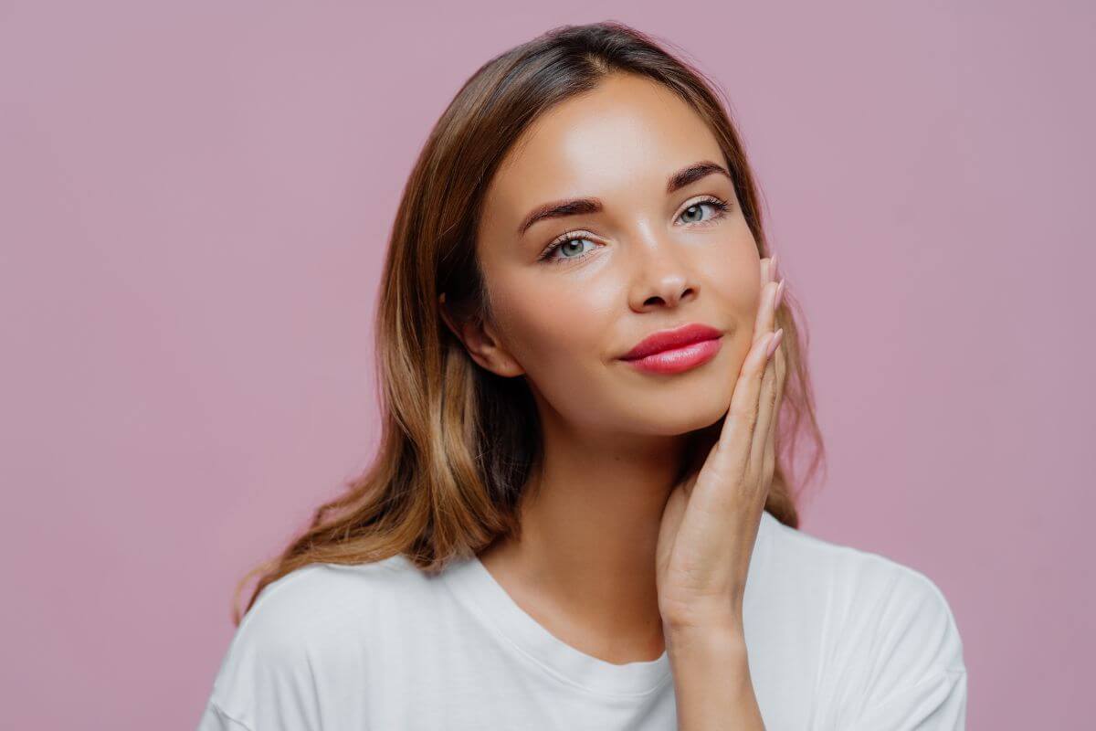 Expert lip blushing in Vaughan, ON | Natural, long-lasting results | Serving GTA, Richmond Hill, Woodbridge | Top-rated permanent makeup artist | Before and after lip enhancement | Subtle, customized lip color near you