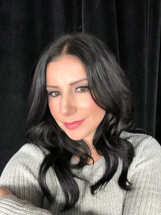 Stav, Vaughan's permanent makeup expert near me, owner of Stav's Beauty in Woodbridge, Ontario